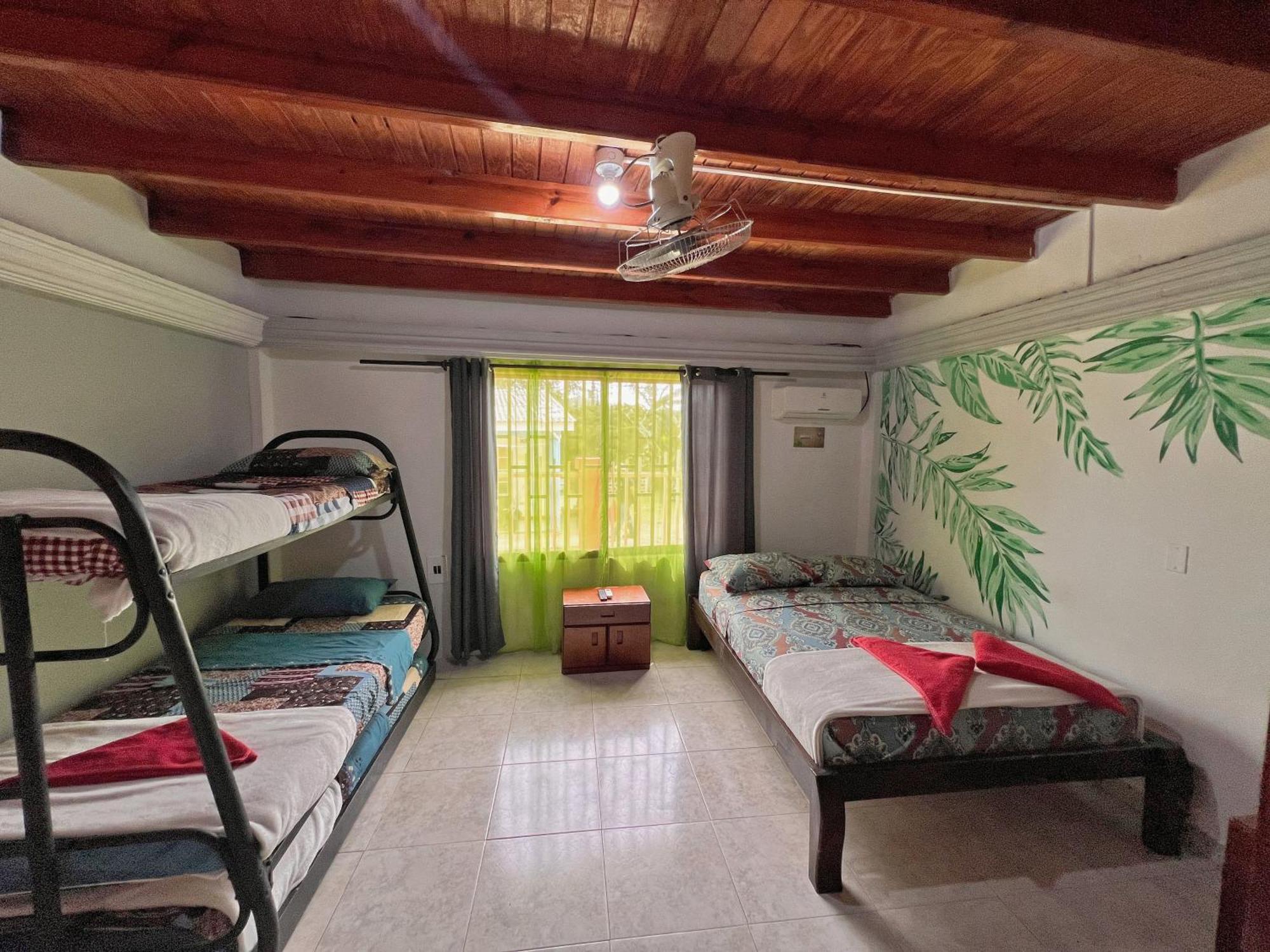 Hostal Mom Mariela San Andrés Exterior foto